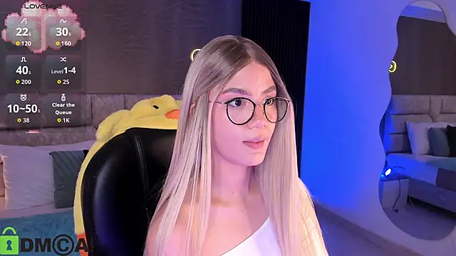 Arinextdoor online show from 10-15-25, 11:16