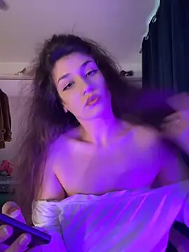 ScarletBloom  online show from 10-02-25, 12:34