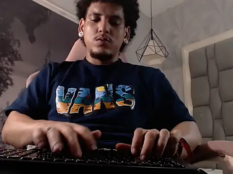 Xfire boy69 online show from 02-05-26, 02:49