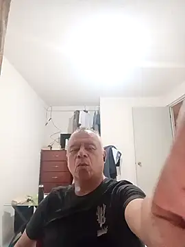 Snapshot of cuntico chatting on 10-27-25, 04:38 cuntico online show from 10-27-25, 04:38