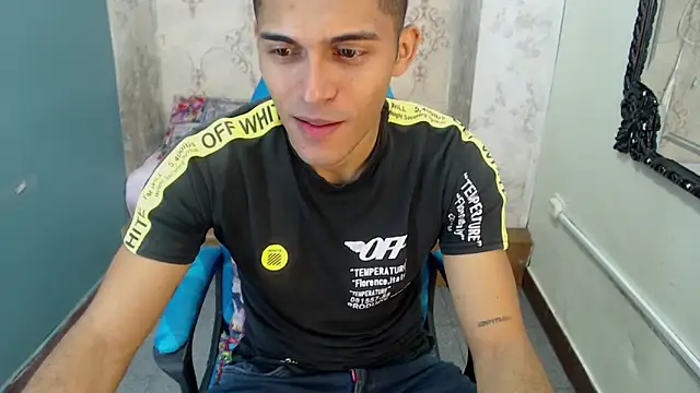 Snapshot of Derek_Storm_ chatting on 10-31-25, 11:00 Derek Storm online show from 10-31-25, 11:00