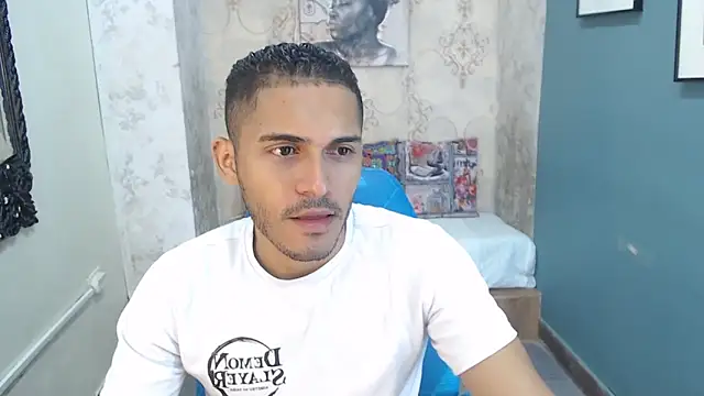 Snapshot of Derek_Storm_ chatting on 12-02-25, 12:21 Derek Storm online show from 12-02-25, 12:21