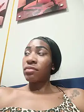 Snapshot of EbonyCoWorker chatting on 06-11-26, 01:05 EbonyCoWorker online show from 06-11-26, 01:05