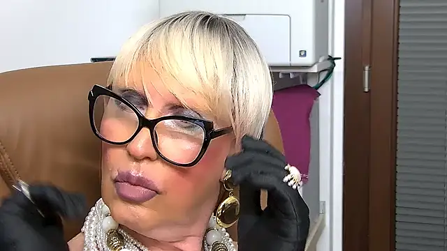 Snapshot of ROBY_SWEETHOT chatting on 11-19-25, 11:16 ROBY SWEETHOT online show from 11-19-25, 11:16