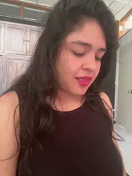 Snapshot of EmilyNoir1 chatting on 05-14-26, 08:04 EmilyNoir1 online show from 05-14-26, 08:04