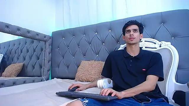 Snapshot of Sebalexis7 chatting on 10-03-25, 03:14 Sebalexis7 online show from 10-03-25, 03:14