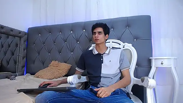Snapshot of Sebalexis7 chatting on 10-18-25, 02:36 Sebalexis7 online show from 10-18-25, 02:36