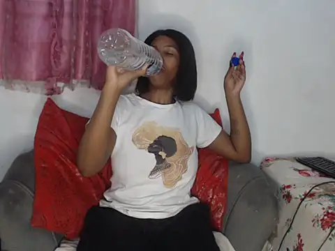 Snapshot of GoldSnowXxX chatting on 06-08-26, 01:28 GoldSnowXxX online show from 06-08-26, 01:28
