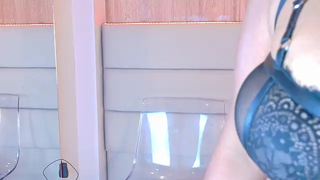 LanaRozz online show from 09-18-25, 08:00