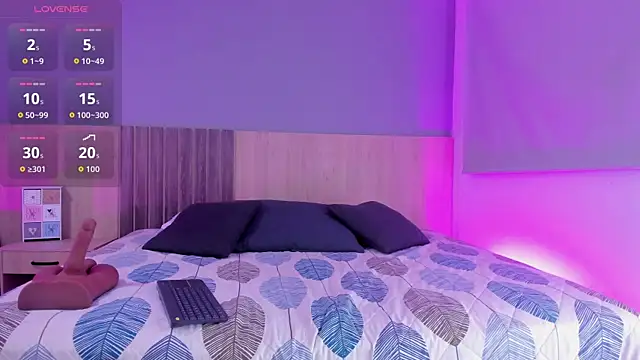 Atenea Clerk online show from 12-17-25, 11:49