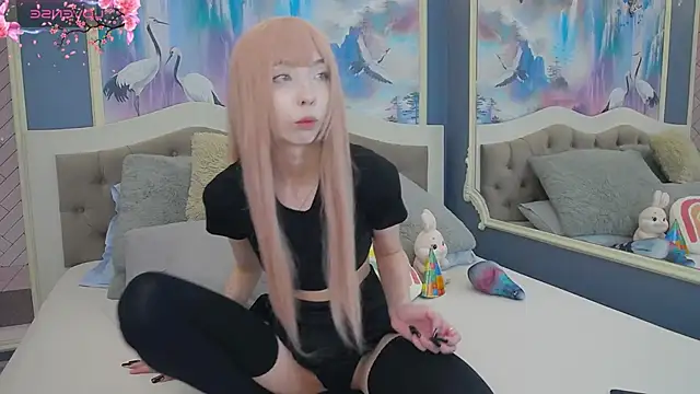 Evelyn Neal online show from 12-04-25, 03:32