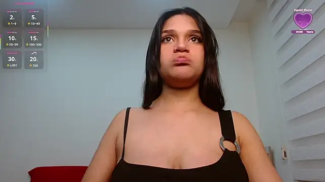 Snapshot of Roxxi_2110 chatting on 09-14-25, 01:05 Roxxi 2110 online show from 09-14-25, 01:05