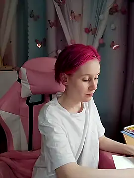 Fuzzy Unicorn online show from 09-15-25, 07:36