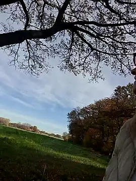 Snapshot of HotWifeLyn68 chatting on 11-06-25, 11:44 HotWifeLyn68 online show from 11-06-25, 11:44