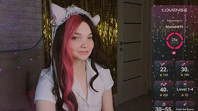 AnimeAlica18 online show from 12-04-25, 02:32