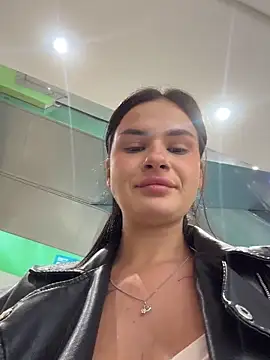 Snapshot of MiraReach chatting on 04-26-26, 03:04 MiraReach online show from 04-26-26, 03:04