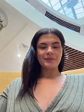 Snapshot of MiraReach chatting on 05-18-26, 03:13 MiraReach online show from 05-18-26, 03:13