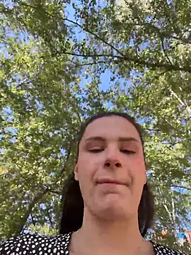 Snapshot of MiraReach chatting on 06-06-26, 02:16 MiraReach online show from 06-06-26, 02:16