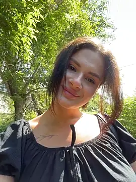 Snapshot of MiraReach chatting on 07-14-26, 04:06 MiraReach online show from 07-14-26, 04:06