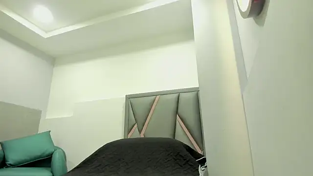 klariz09 online show from 09-15-25, 01:00