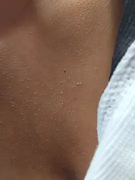 Lorena Mcfly online show from 10-24-25, 12:45