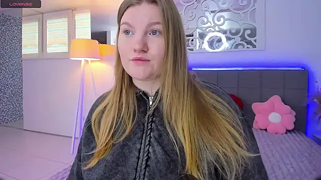 Snapshot of AshleyJoness chatting on 02-15-26, 06:21 AshleyJoness online show from 02-15-26, 06:21