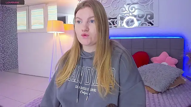 Snapshot of AshleyJoness chatting on 02-25-26, 06:12 AshleyJoness online show from 02-25-26, 06:12