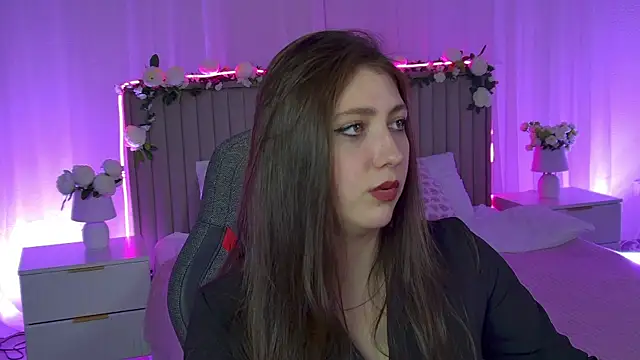 Mary Miiller online show from 12-22-25, 06:43