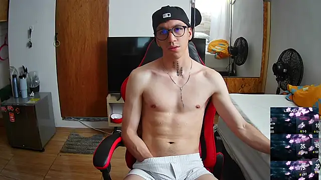 angelicious  online show from 11-22-25, 01:43