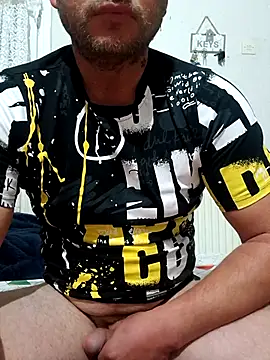 Snapshot of Makis09 chatting on 03-25-26, 12:05 Makis09 online show from 03-25-26, 12:05