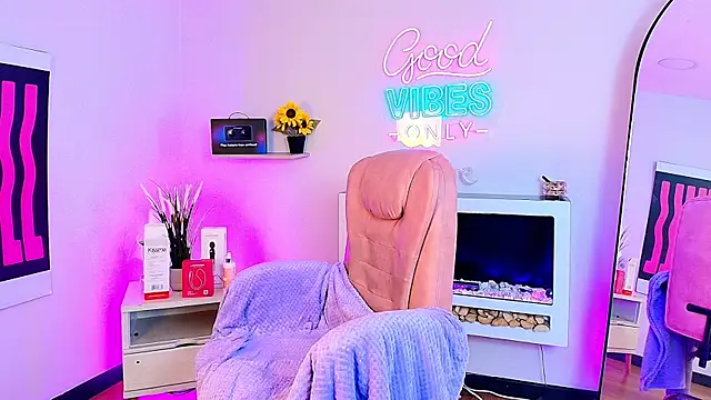 Alice Vixen online show from 05-26-26, 12:12