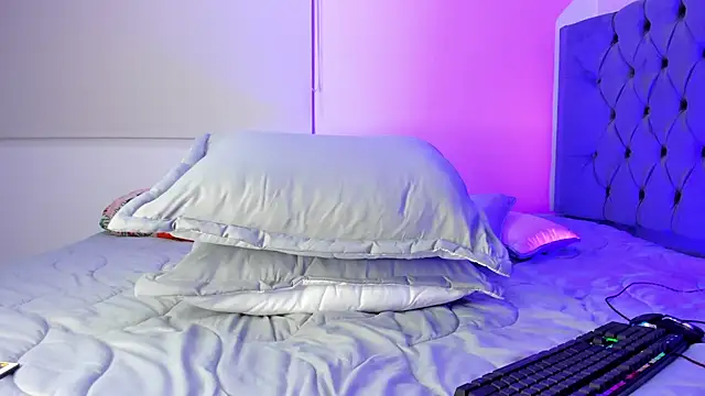 Snapshot of CamiiloRivera chatting on 09-13-25, 04:56 CamiiloRivera online show from 09-13-25, 04:56