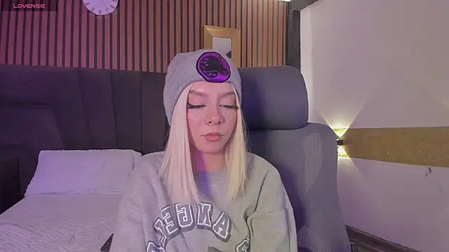 CleoWhite online show from 09-26-25, 04:27