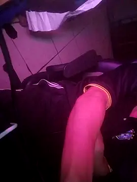 Snapshot of Veww1313 chatting on 09-15-25, 04:40 Veww1313 online show from 09-15-25, 04:40