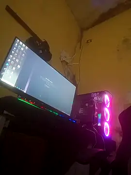 Snapshot of Veww1313 chatting on 10-13-25, 02:28 Veww1313 online show from 10-13-25, 02:28