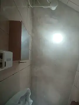 Snapshot of Veww1313 chatting on 10-17-25, 01:57 Veww1313 online show from 10-17-25, 01:57