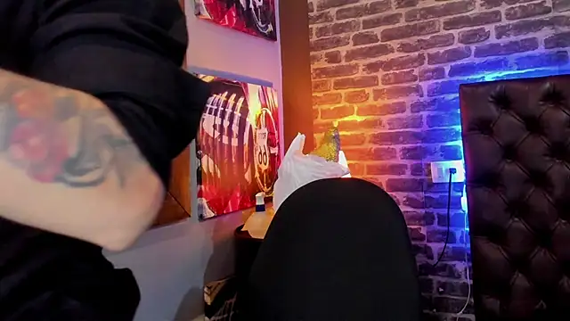 VinzenzRizzo online show from 02-19-26, 04:19