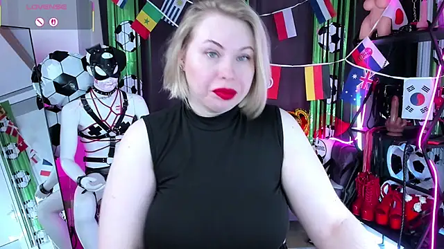 Anna Maxwell online show from 06-15-26, 02:03