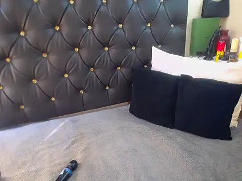 DojaBoootie online show from 11-19-25, 06:24