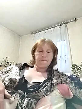 Snapshot of Flower2931 chatting on 05-22-26, 05:40 Flower2931 online show from 05-22-26, 05:40