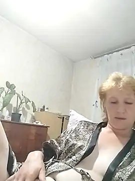 Snapshot of Flower2931 chatting on 06-30-26, 07:48 Flower2931 online show from 06-30-26, 07:48