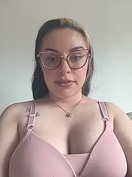 Snapshot of Camila_Ord chatting on 05-19-26, 09:21 Camila Ord online show from 05-19-26, 09:21
