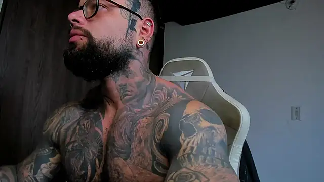 Snapshot of natevillage chatting on 10-02-25, 12:01 natevillage online show from 10-02-25, 12:01