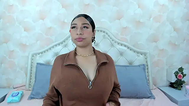SofiaWhites online show from 05-12-26, 04:20