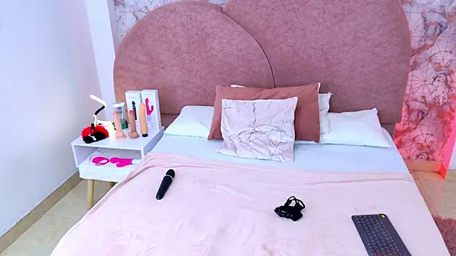 RavenGloomy online show from 11-04-25, 07:57