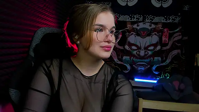 SophieMurrr online show from 10-21-25, 04:08