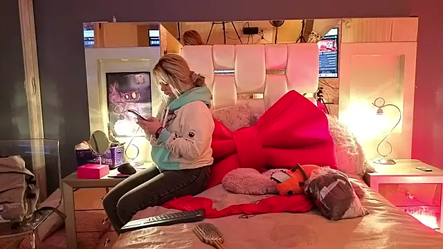 Mafecosecret online show from 01-13-26, 06:40