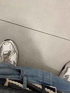 Snapshot of kamo012000 chatting on 09-22-25, 09:22 kamo012000 online show from 09-22-25, 09:22