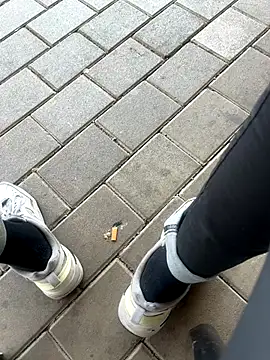 Snapshot of kamo012000 chatting on 10-14-25, 10:05 kamo012000 online show from 10-14-25, 10:05