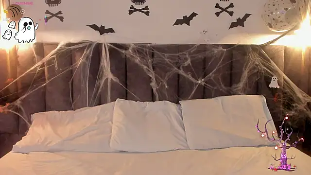 Sophie Smith19  online show from 10-23-25, 03:33